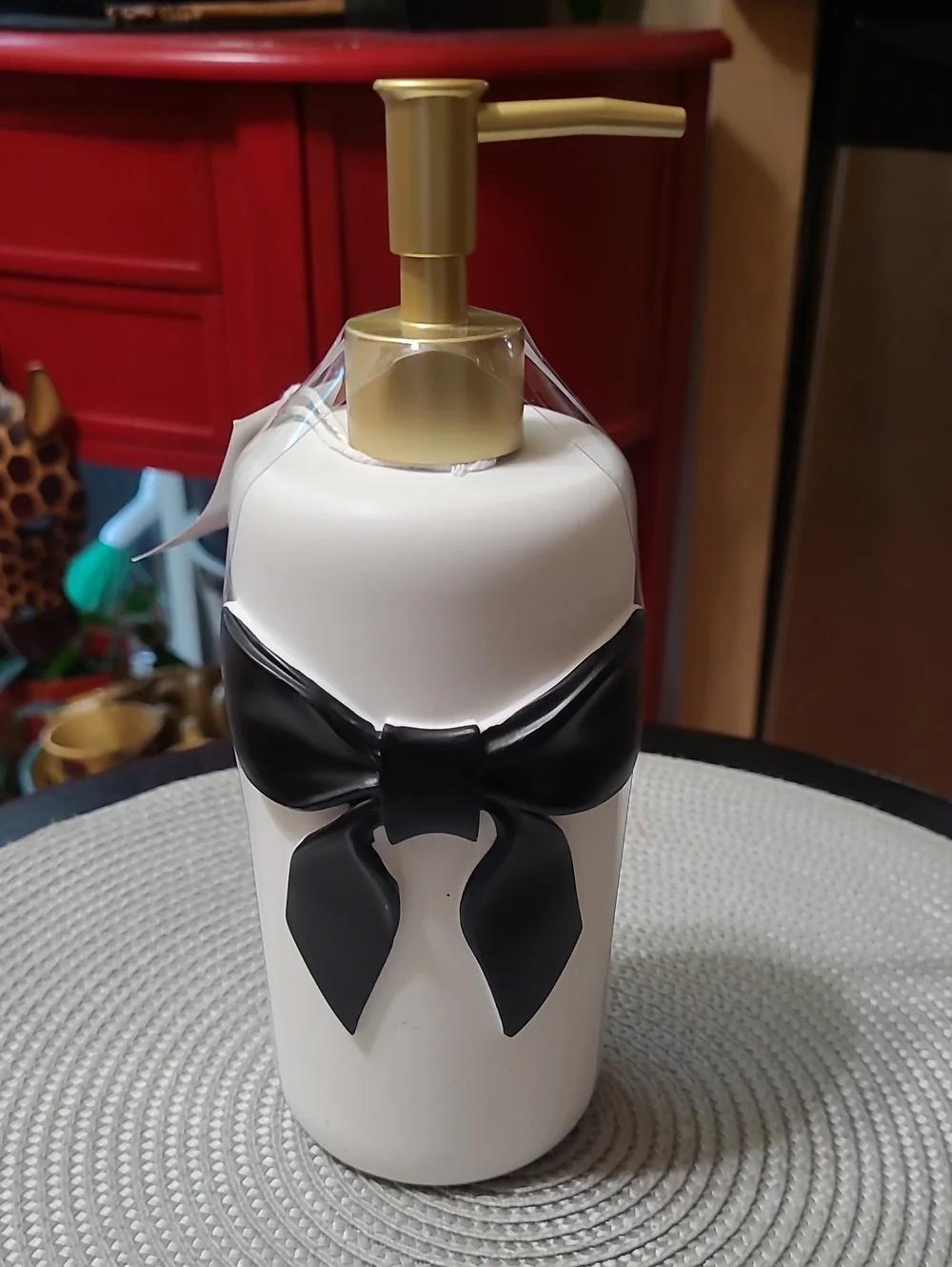 Aura Bow Soap Dispenser